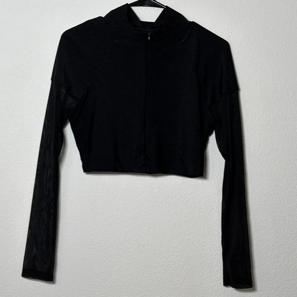 Black Crop zip up shirt - Picture 1 of 2